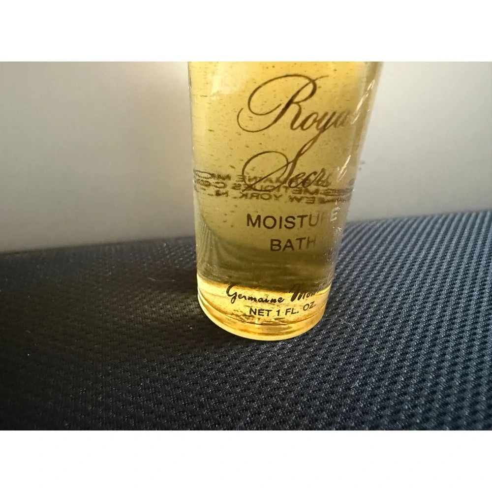 Germaine Monteil vintage royal
